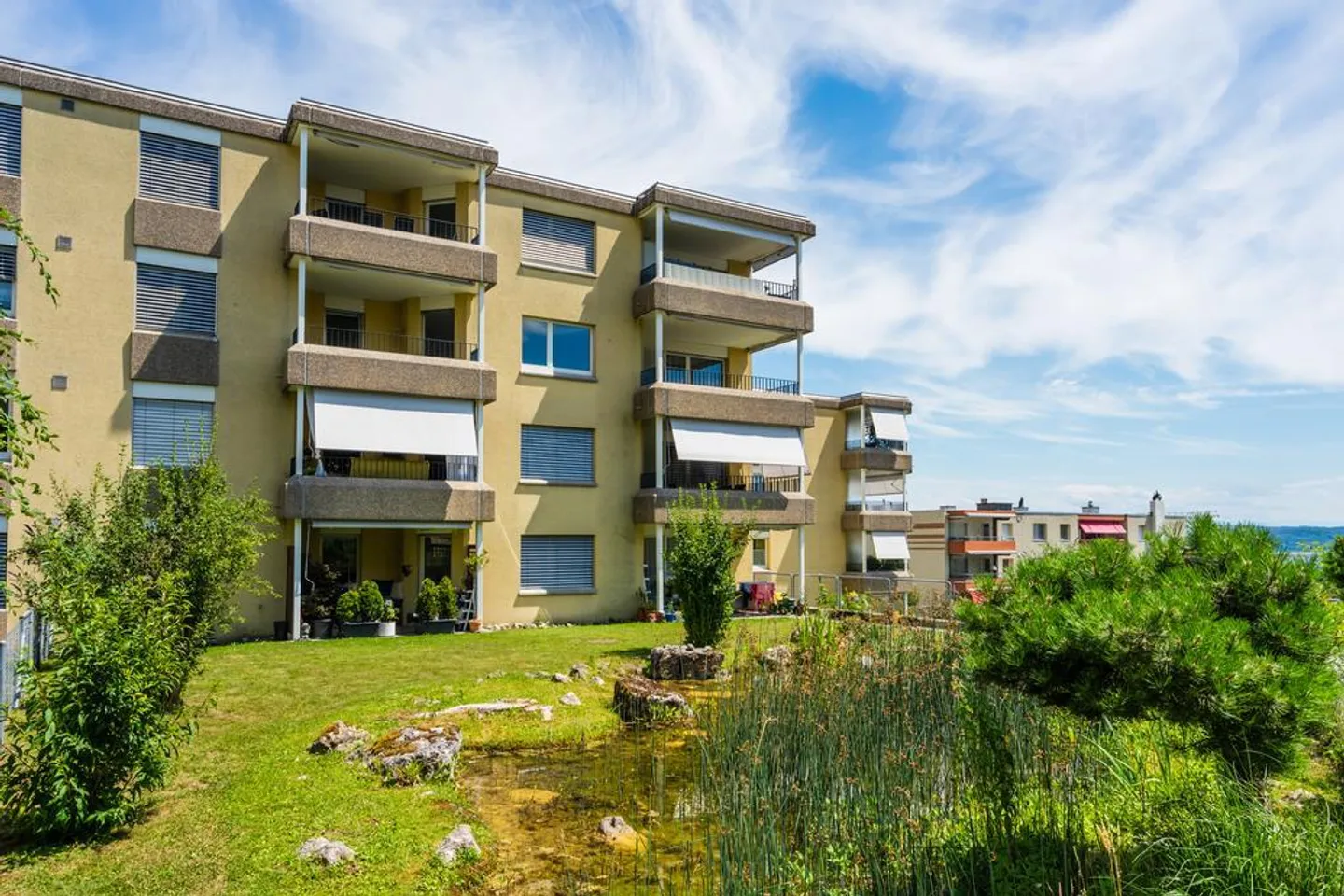 Spacious 3-room apartment with panoramic view of Grenchen! - Photo 1 of 9