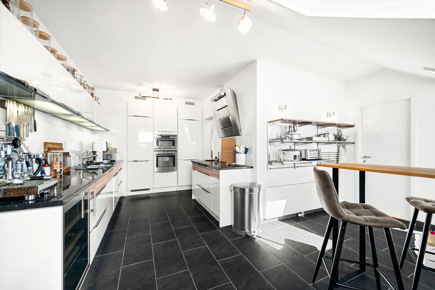 Beautiful duplex penthouse in the heart of Champel - Photo 7 of 24