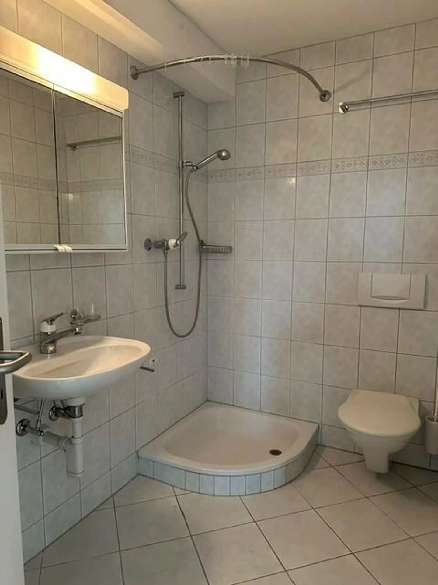 Spacious 3.5-room penthouse apartment with small office/storage room - Photo 11 of 11