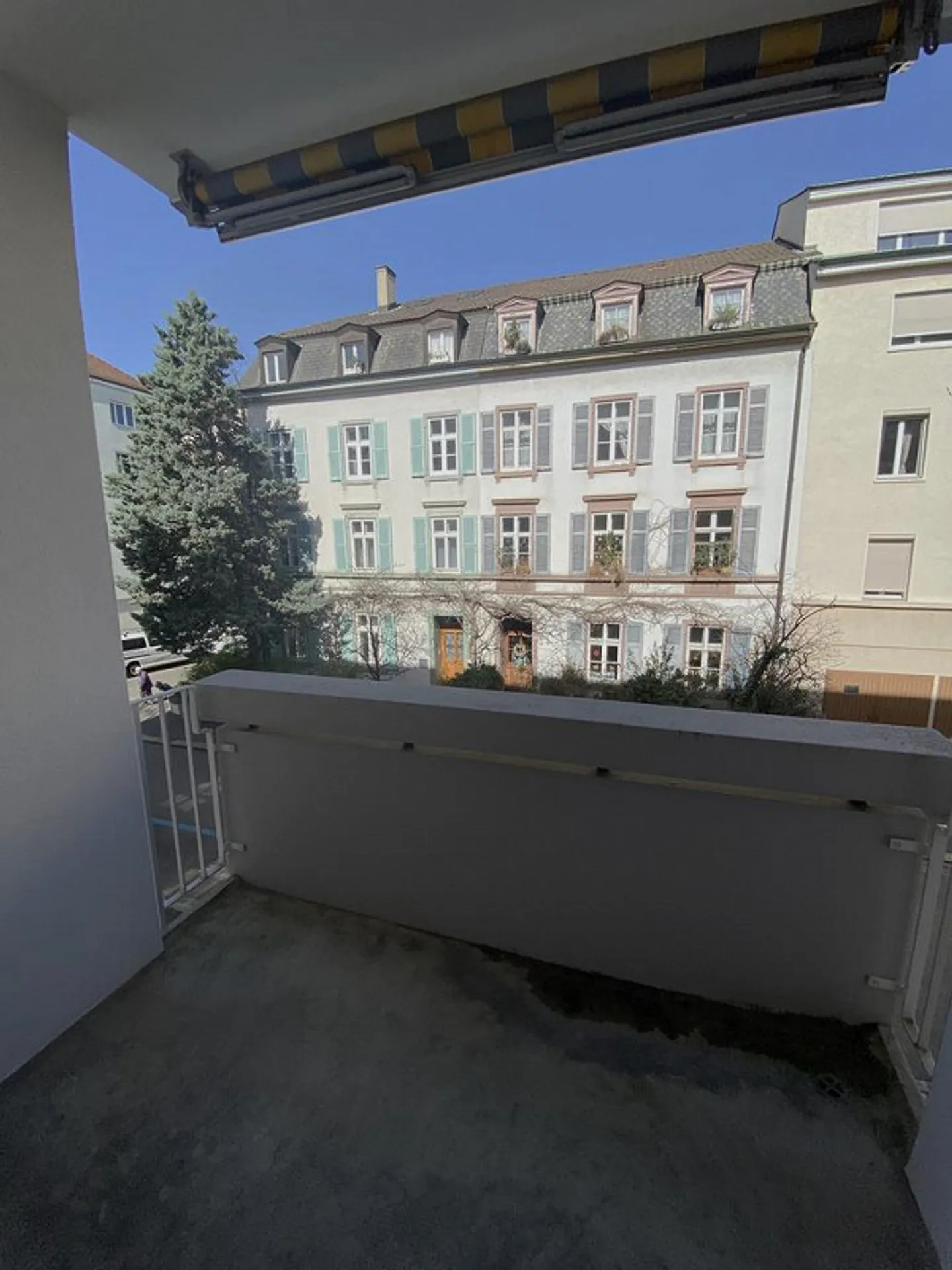 Appartamento ristrutturato con 2 camere nel quartiere Iselin - Foto 6 di 6