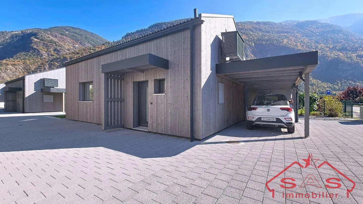 3.5 Room House - Photo 5 of 13