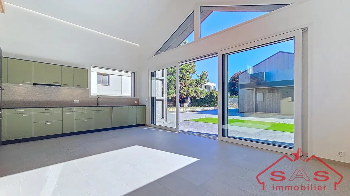 3.5 Room House - Photo 6 of 13