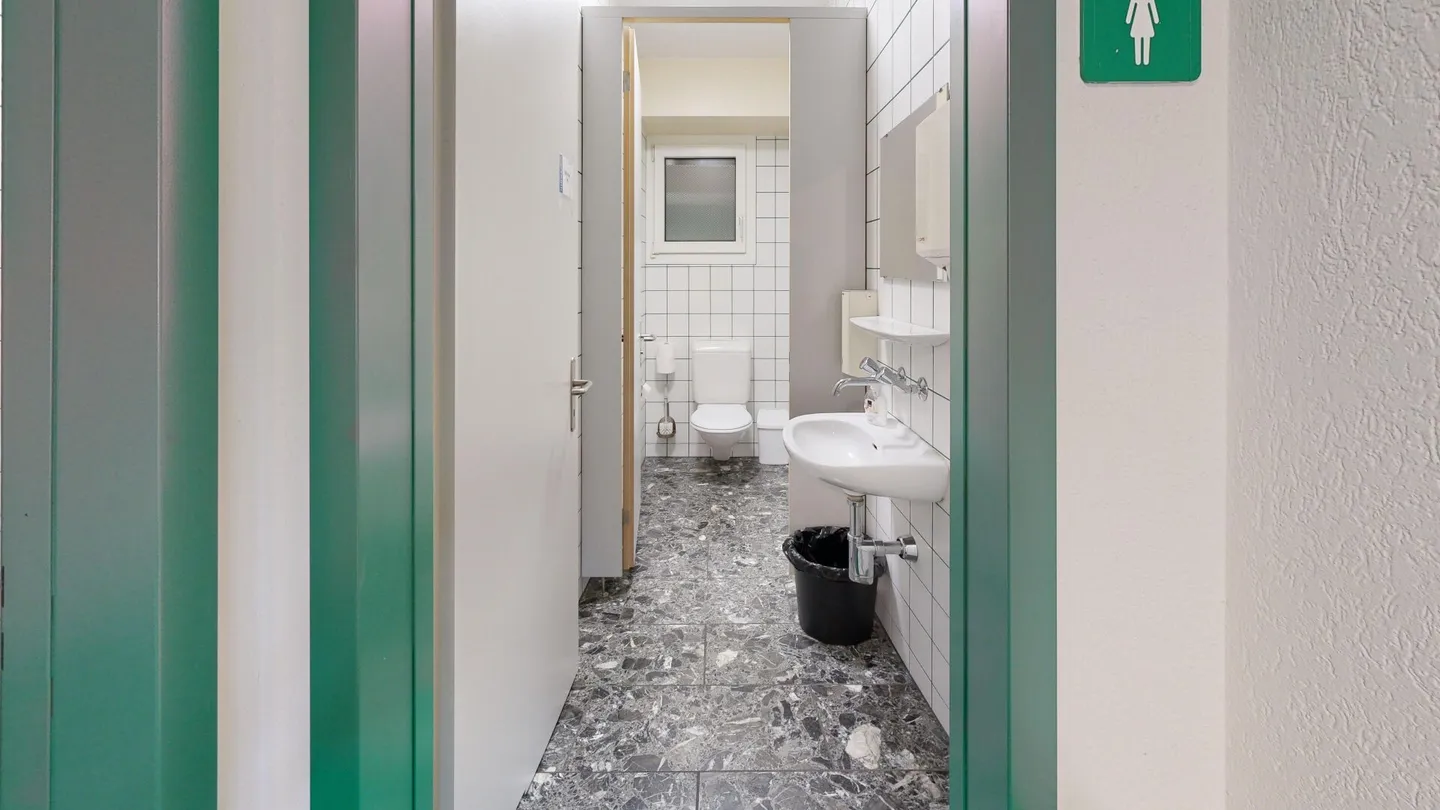 Attractive office spaces with flexible usage options - Photo 6 of 8