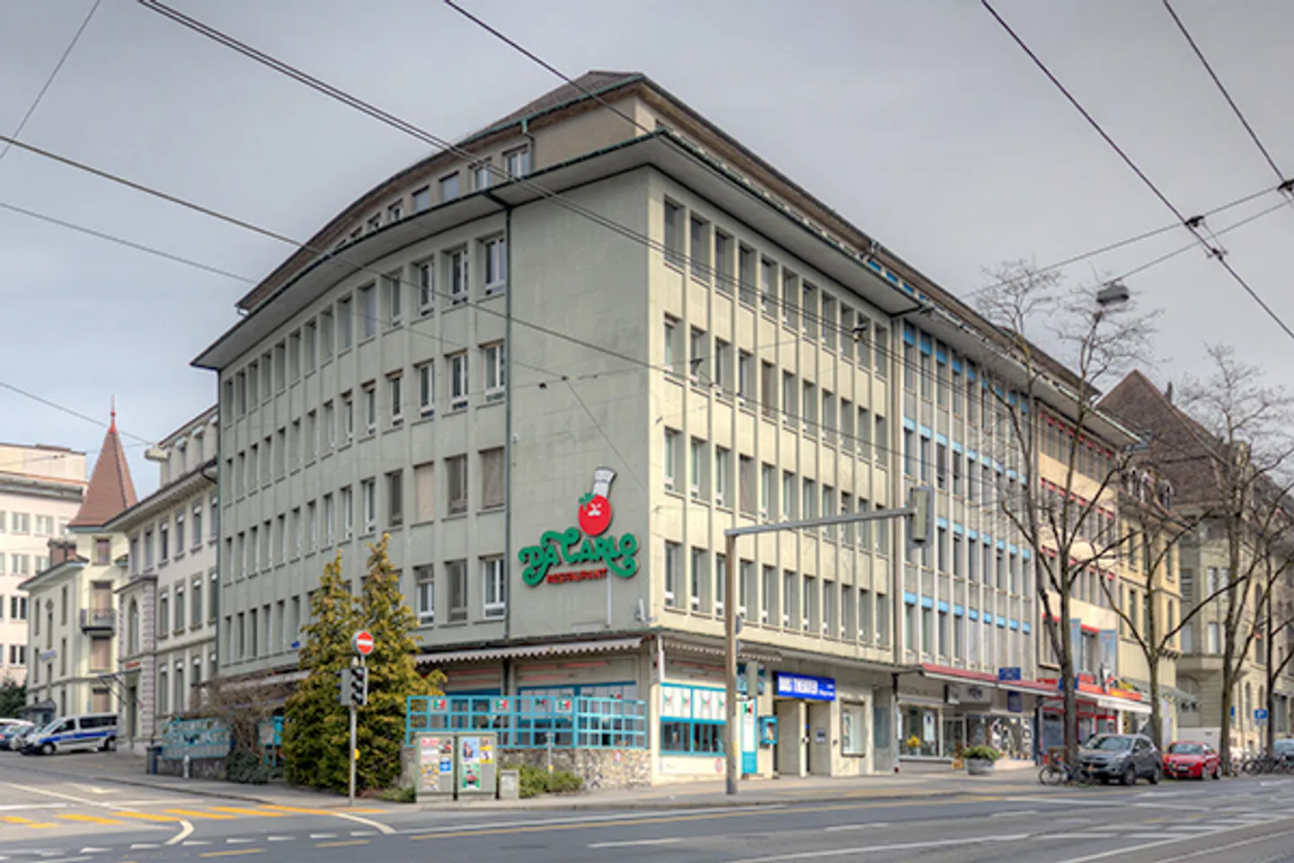 Attractive commercial property near the train station - Photo 1 of 1