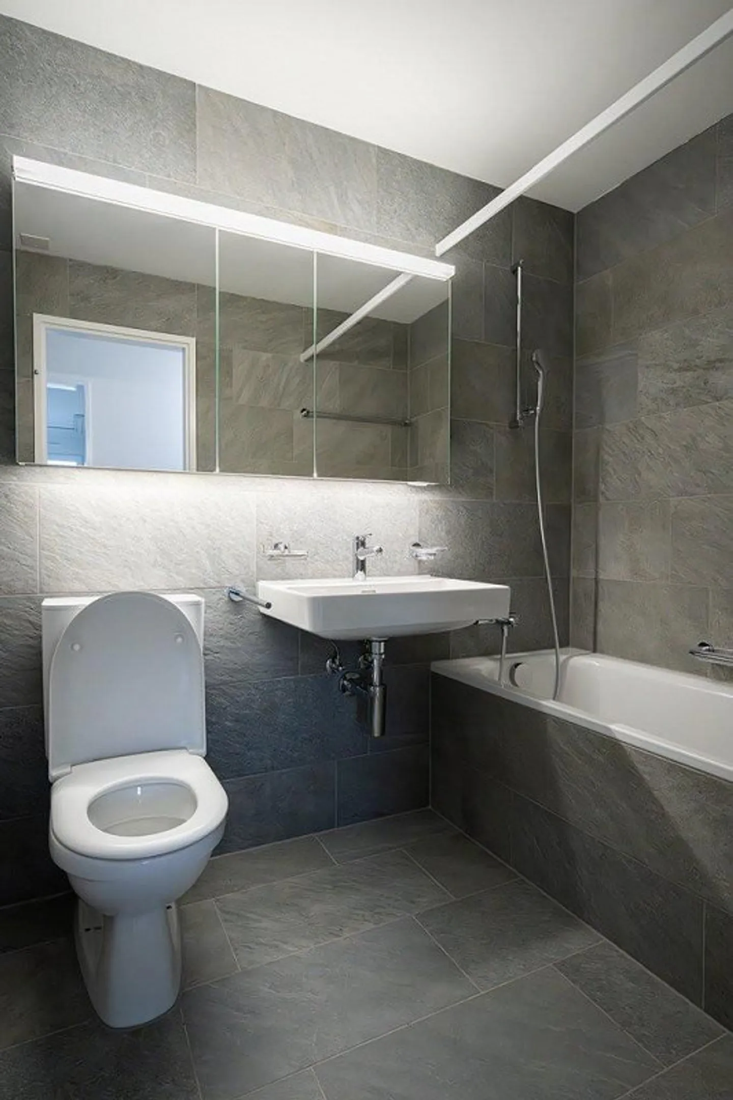 Exklusive Dachwohnung mit sonniger Terrasse und Weitblick - Foto 4 von 12