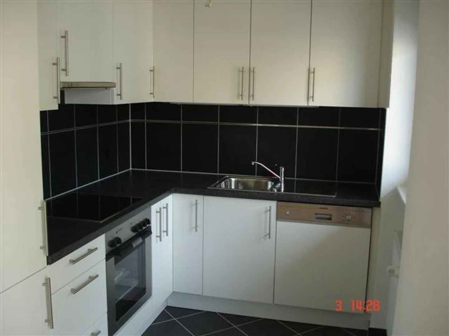 Grand et moderne appartement de 3 pièces - Photo 2 sur 6