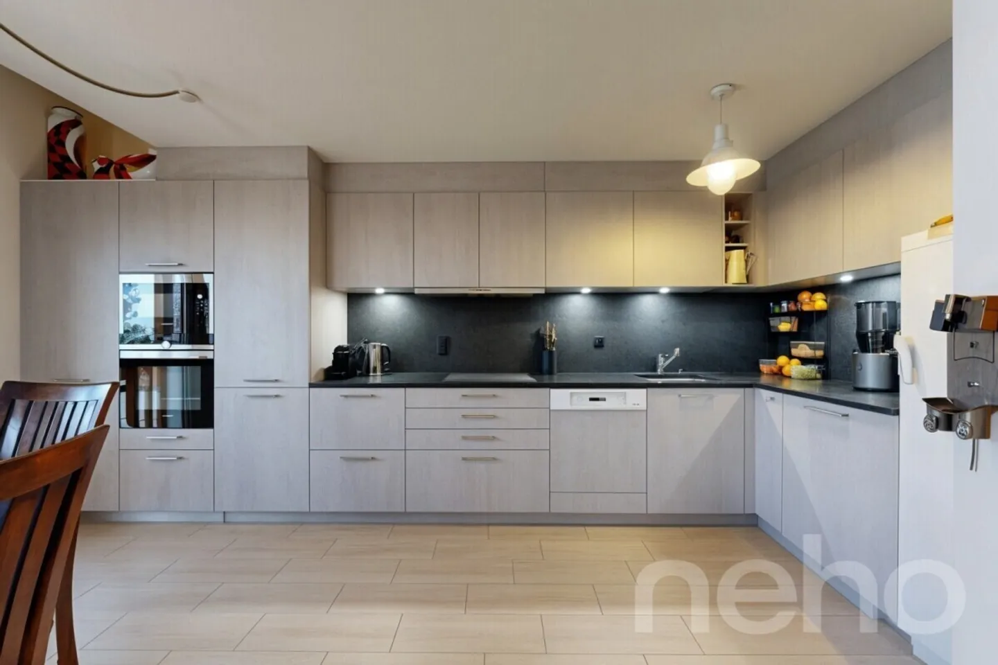 Elegante attico mansardato 4.5 locali, tranquillo e luminoso a Choulex - Foto 3 di 13