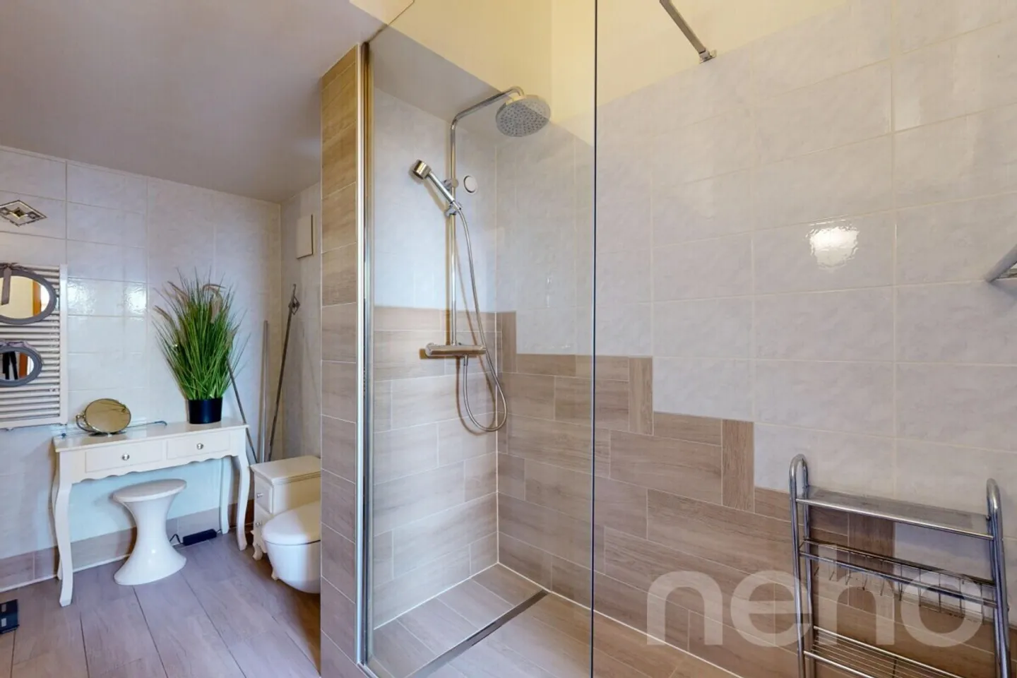 Elegante attico mansardato 4.5 locali, tranquillo e luminoso a Choulex - Foto 10 di 13