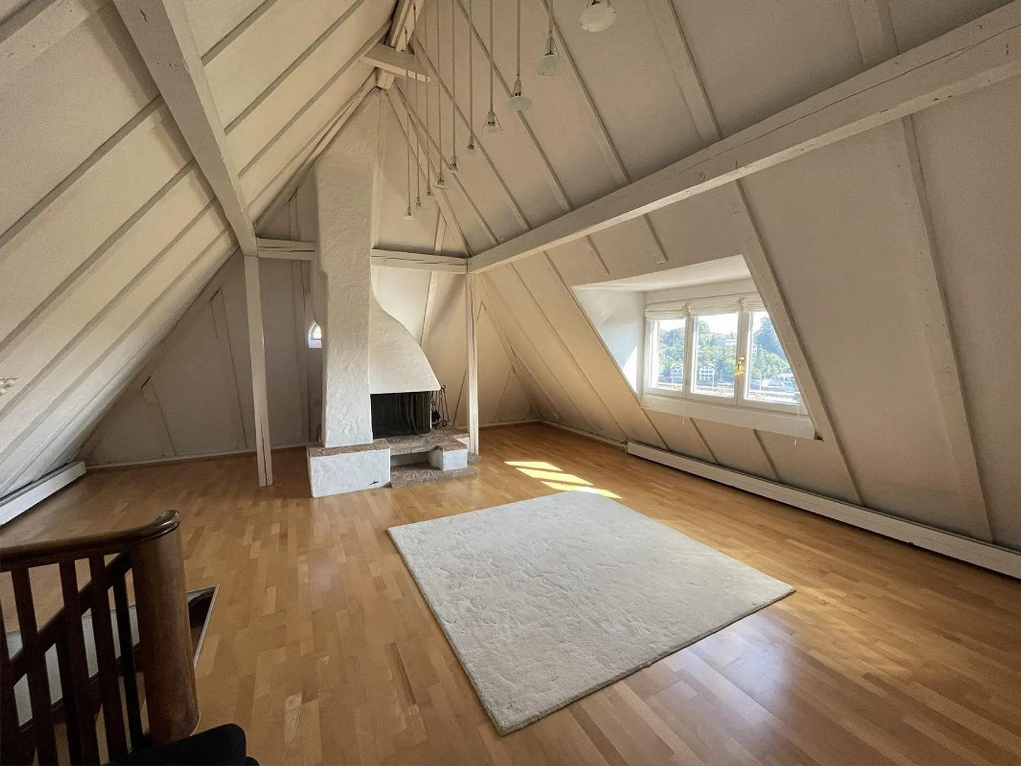 Vicino alla città e tranquillo: Casa unifamiliare con giardino in ottima posizione - Foto 3 di 11