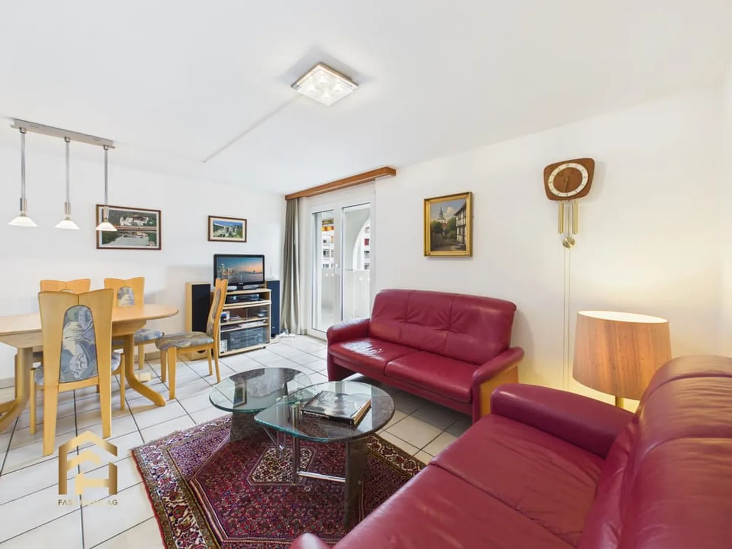 Sunny 4.5-room apartment with two balconies, winter garden and view - Photo 3 of 13