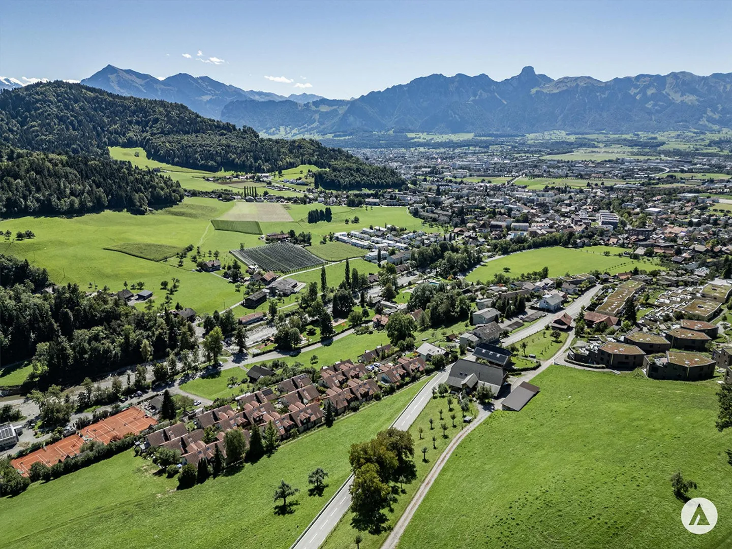 Aussichtsreiches Wohnen im Grünen - Foto 2 von 13