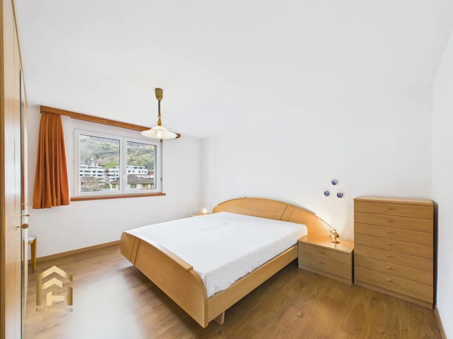 Sunny 4.5-room apartment with two balconies, winter garden and view - Photo 7 of 13