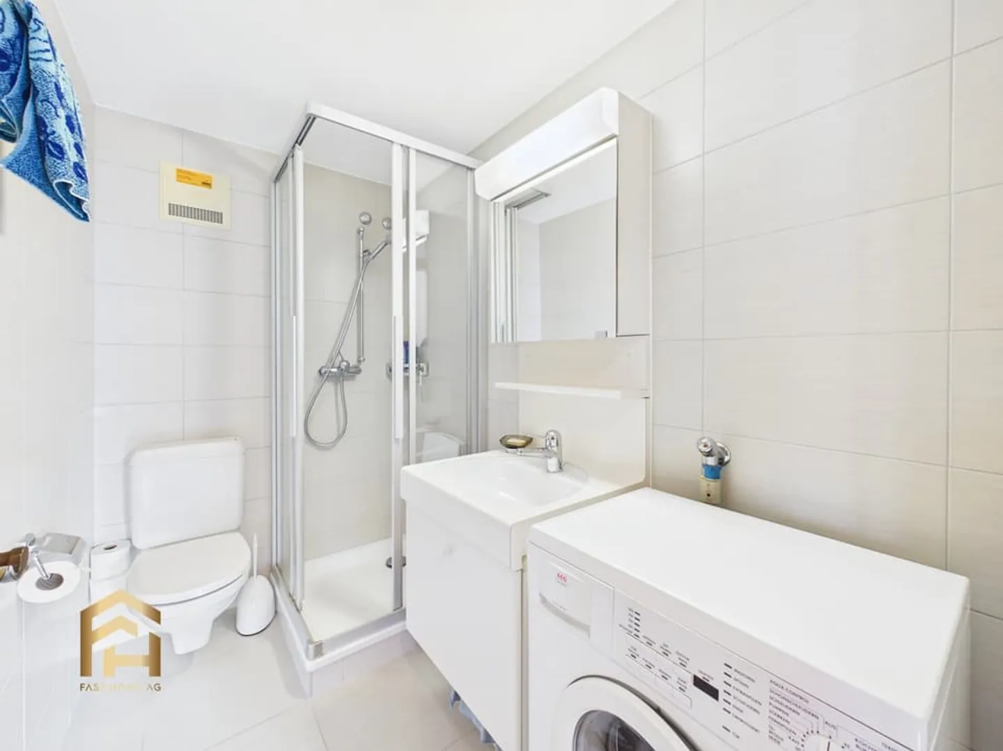 Sunny 4.5-room apartment with two balconies, winter garden and view - Photo 12 of 13