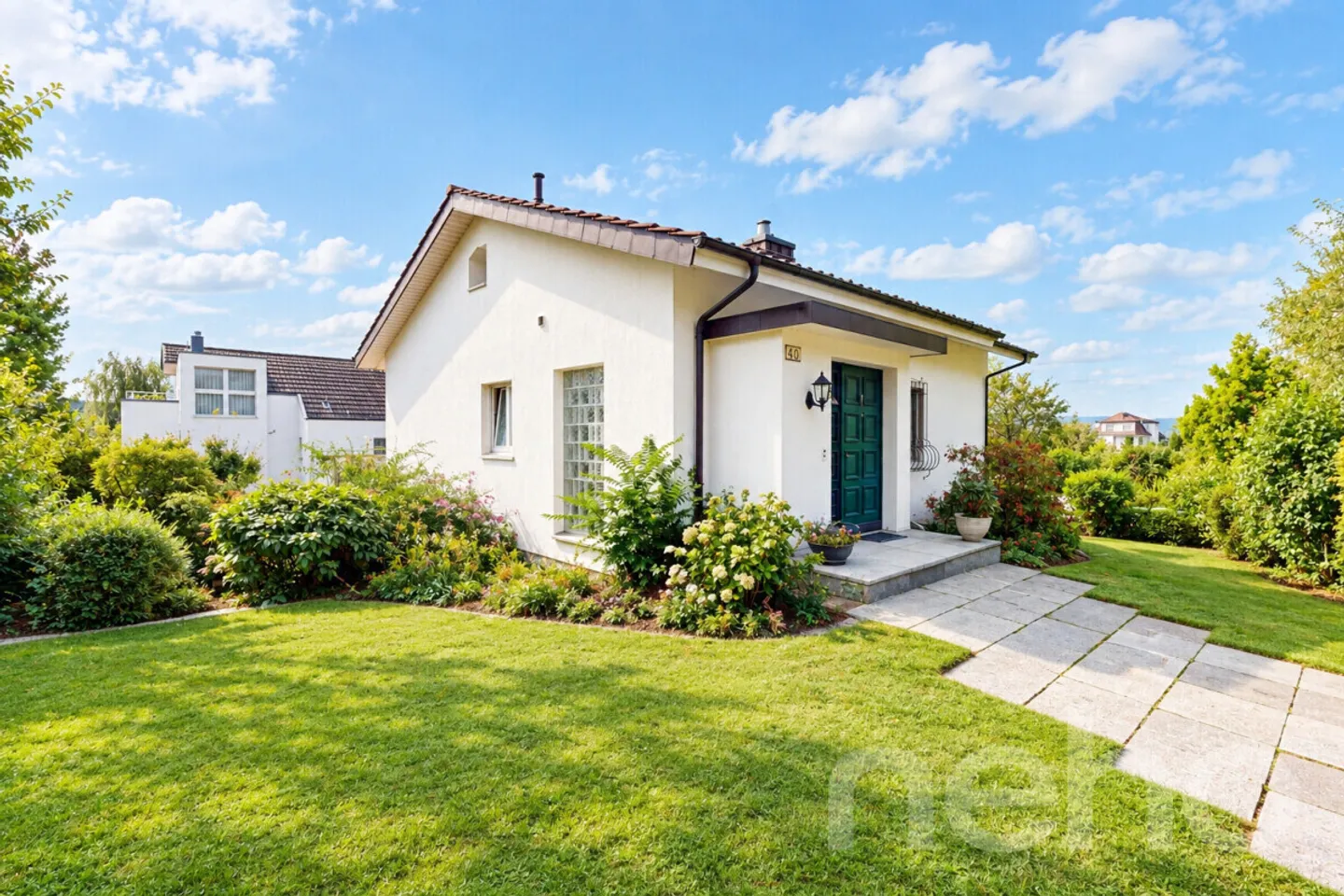 Stylish 5.5-room single-family house in a desirable location - Photo 1 of 10