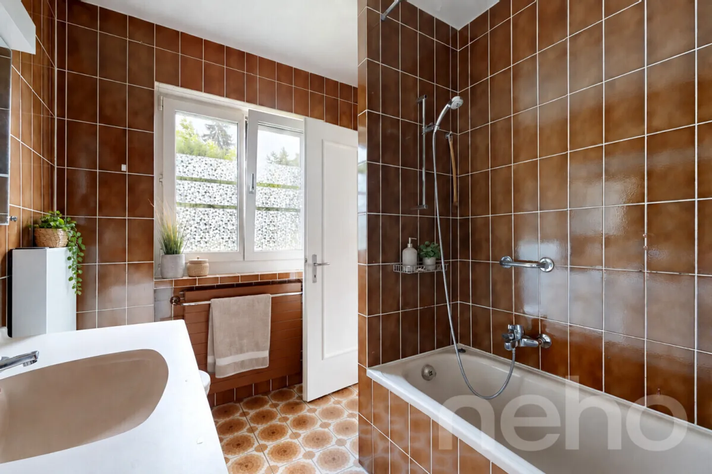 Stylish 5.5-room single-family house in a desirable location - Photo 7 of 10