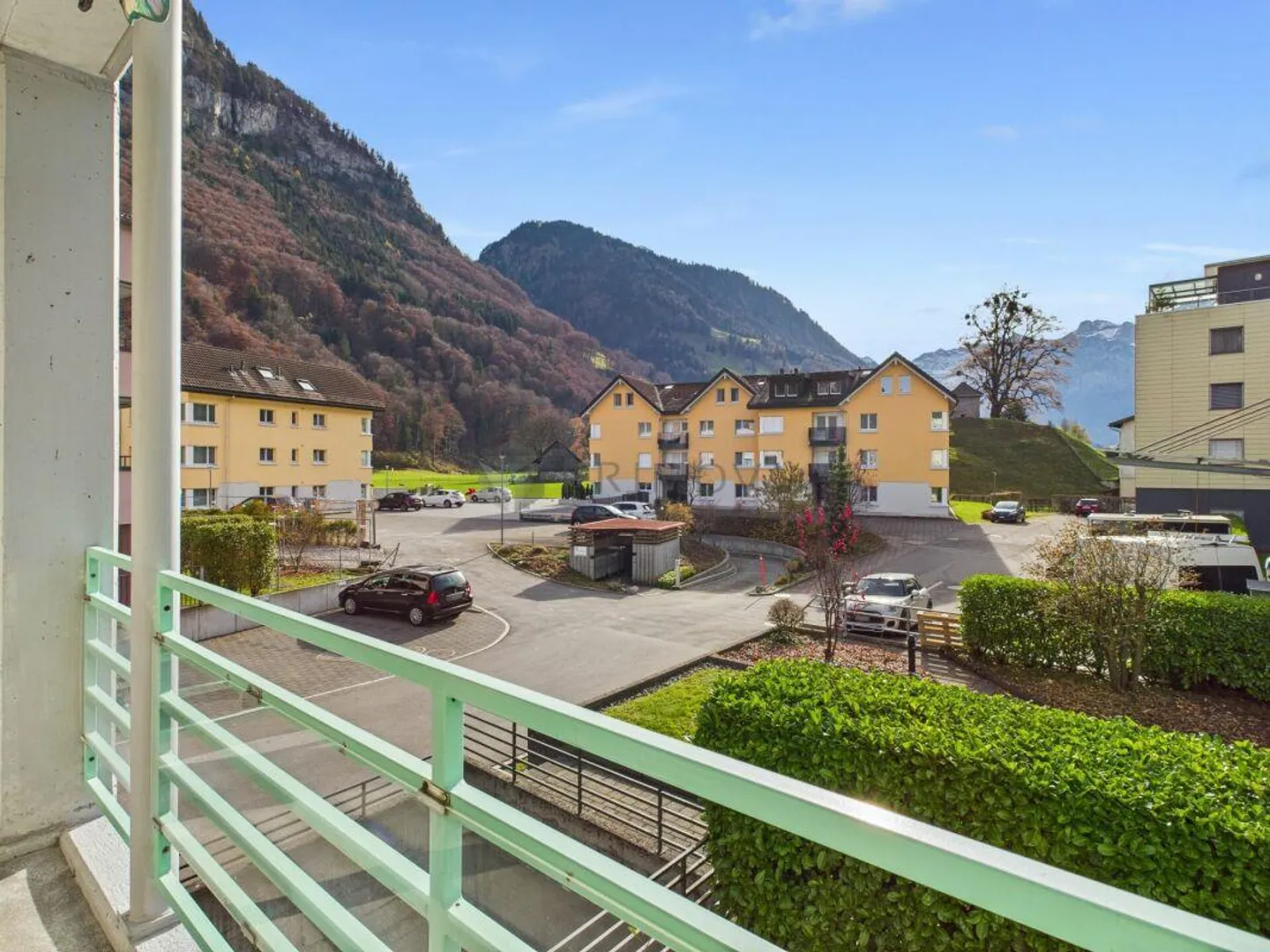 Sunny apartment in a quiet location surrounded by mountains and nature at a super price! - Photo 1 of 11