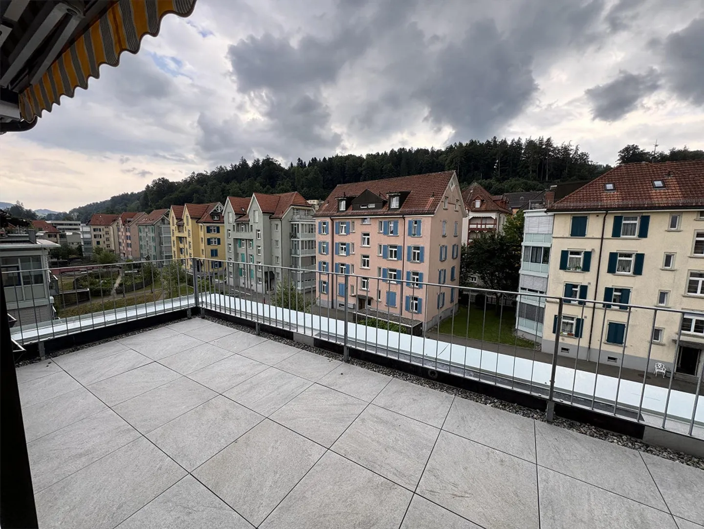Prima locazione dopo ristrutturazione completa appartamento attico di 4,5 stanze con terrazza - Foto 3 di 13