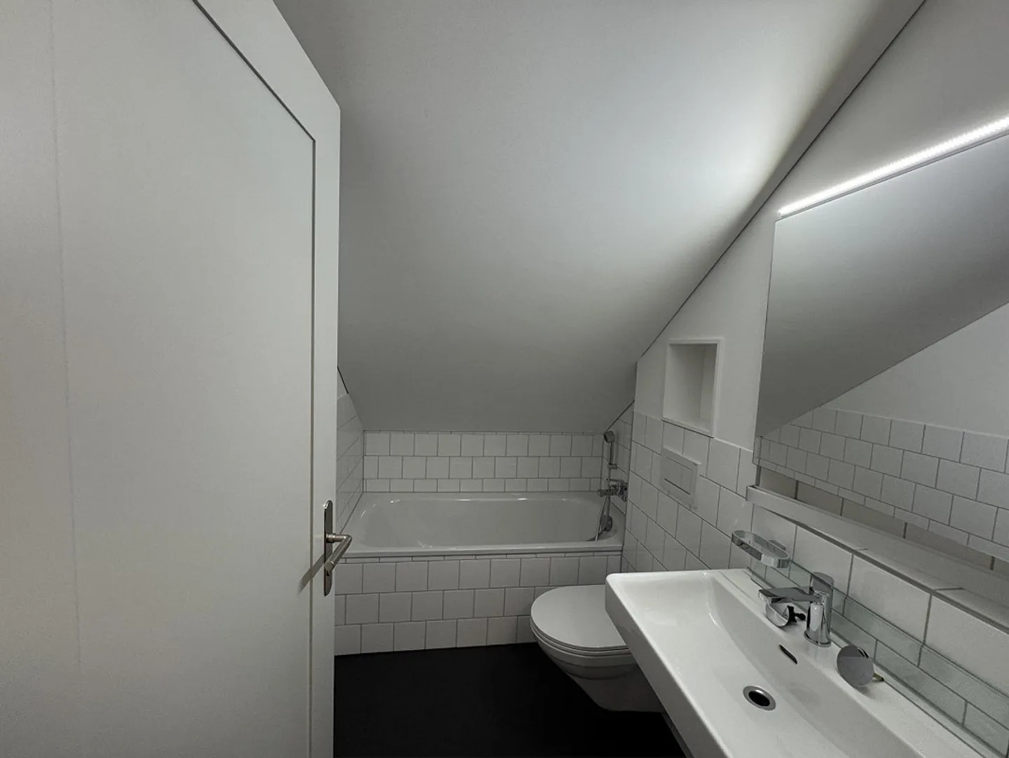 Prima locazione dopo ristrutturazione completa appartamento attico di 4,5 stanze con terrazza - Foto 8 di 13