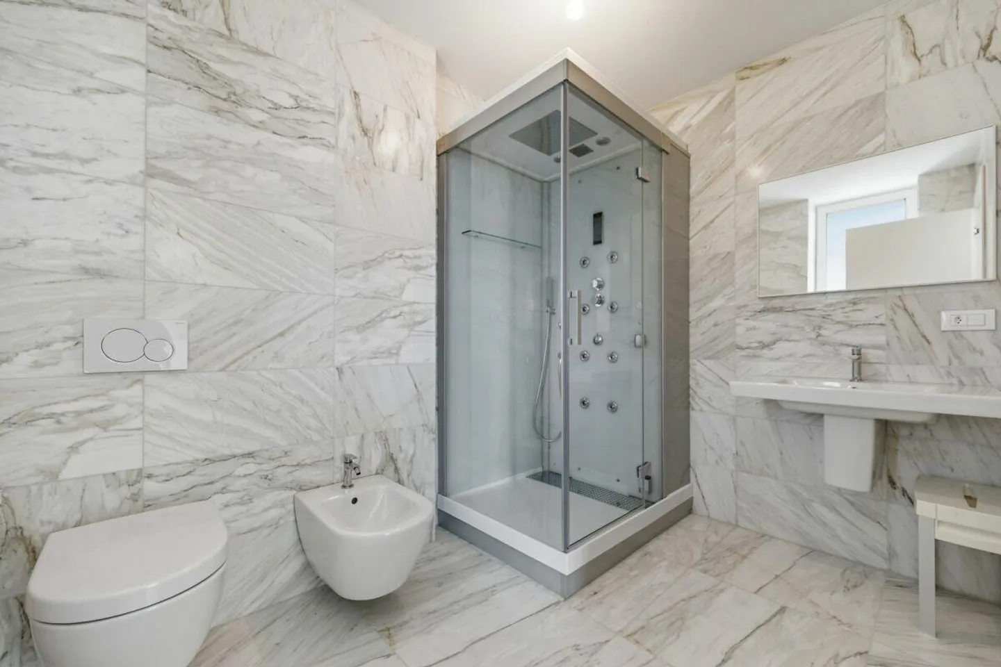 Luxuriöses Apartment mit Seesicht - Foto 16 von 17