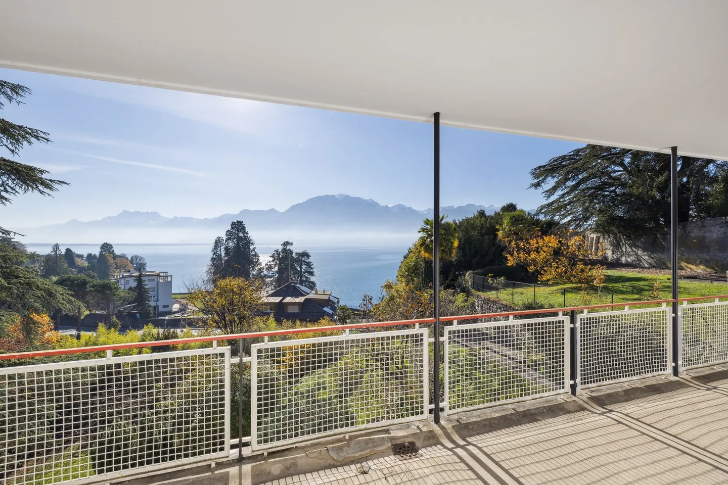 Villa Bauhaus con Vista Lago - Foto 4 di 20