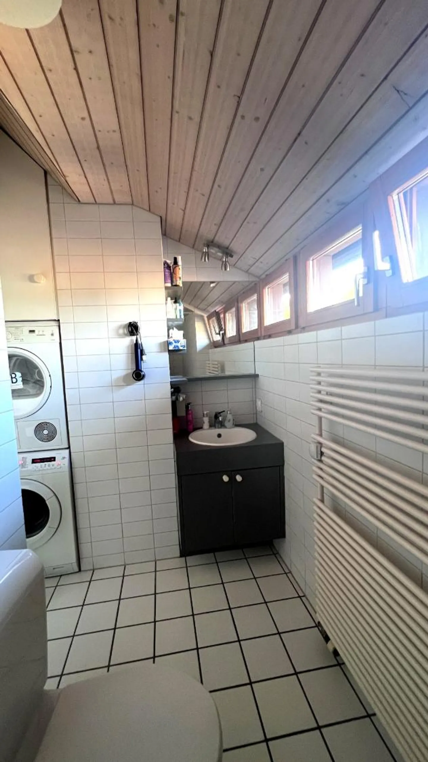 Limité jusqu'au 30.09.2027 - Appartement lumineux de 1,5 pièce au cœur de la vieille ville - Photo 7 sur 9