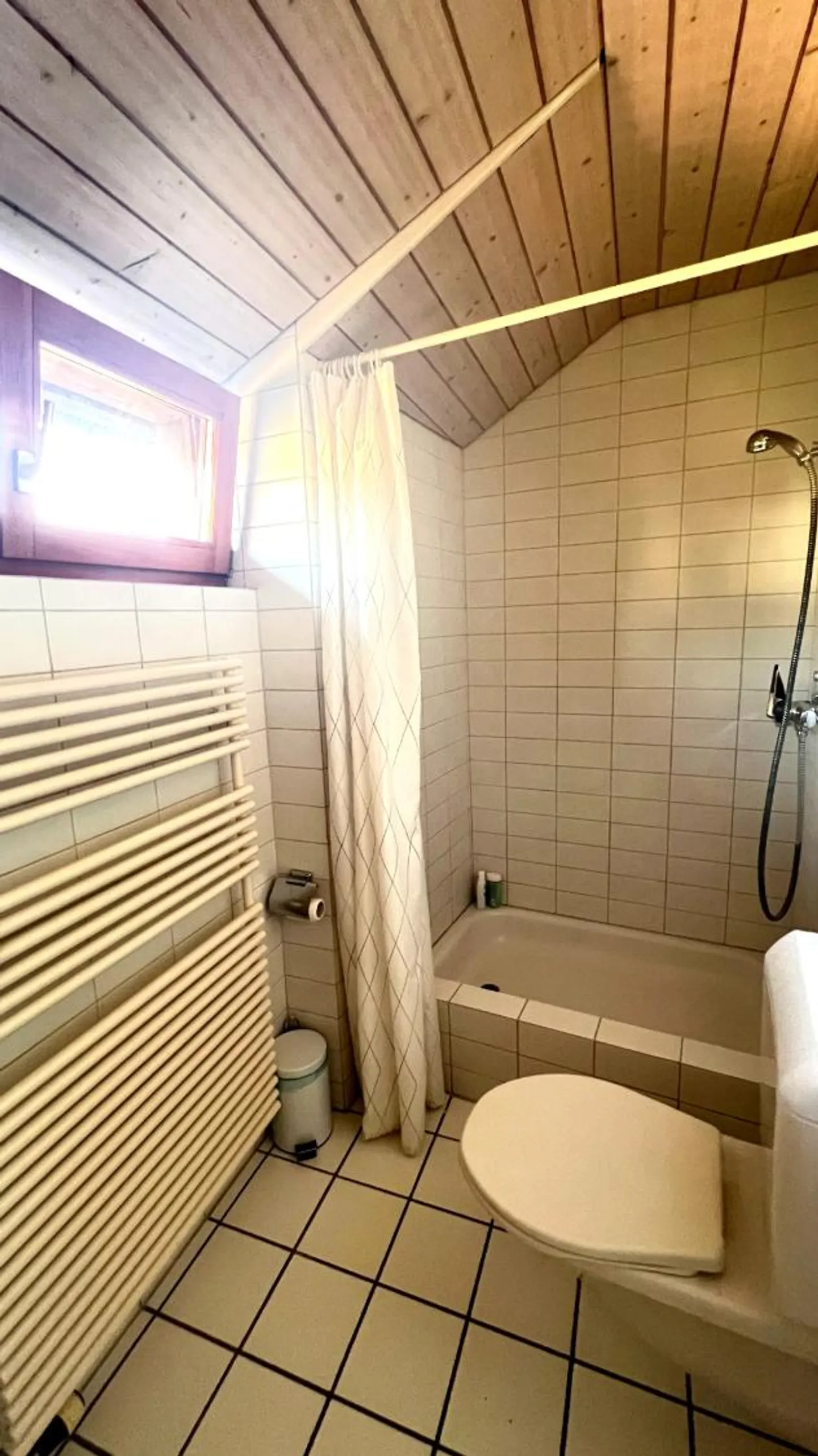 Limité jusqu'au 30.09.2027 - Appartement lumineux de 1,5 pièce au cœur de la vieille ville - Photo 8 sur 9