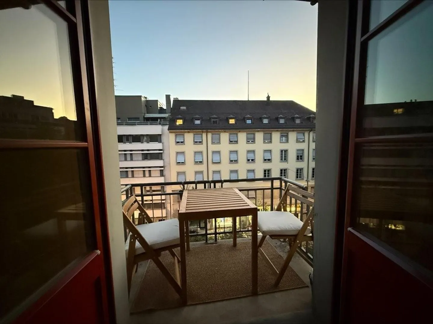 A Gem in the Old Town in the House with the Green Door - Photo 10 of 10