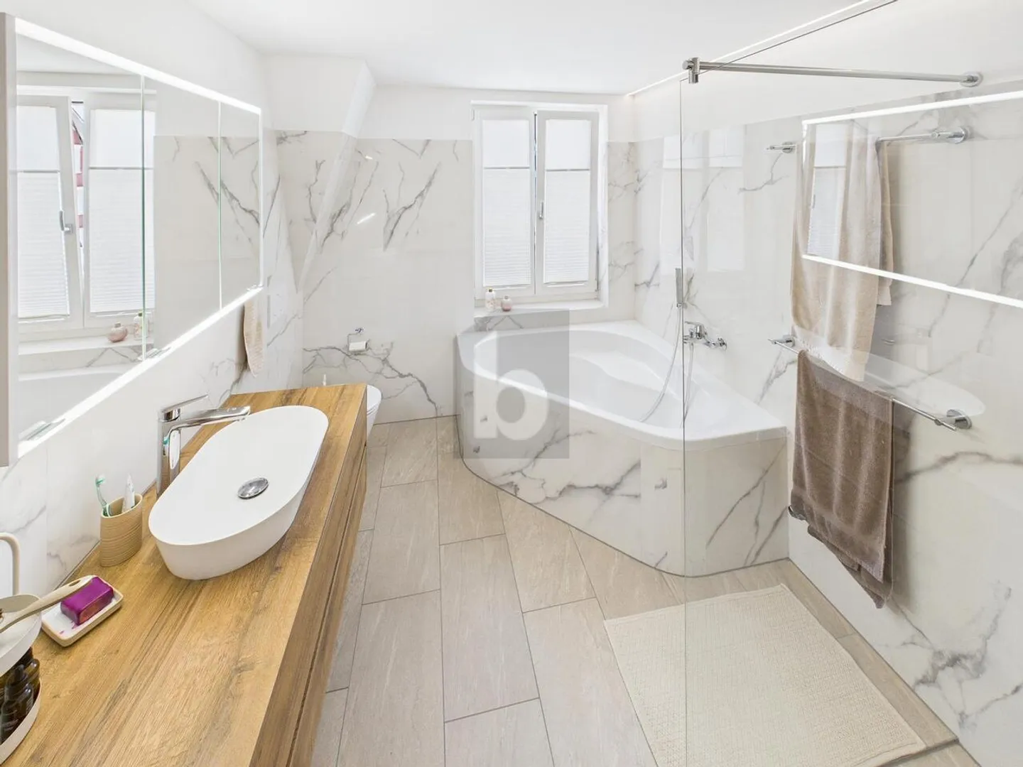 RISTRUTTURATO PROFESSIONALMENTE IN CENTRO! - Foto 4 di 6