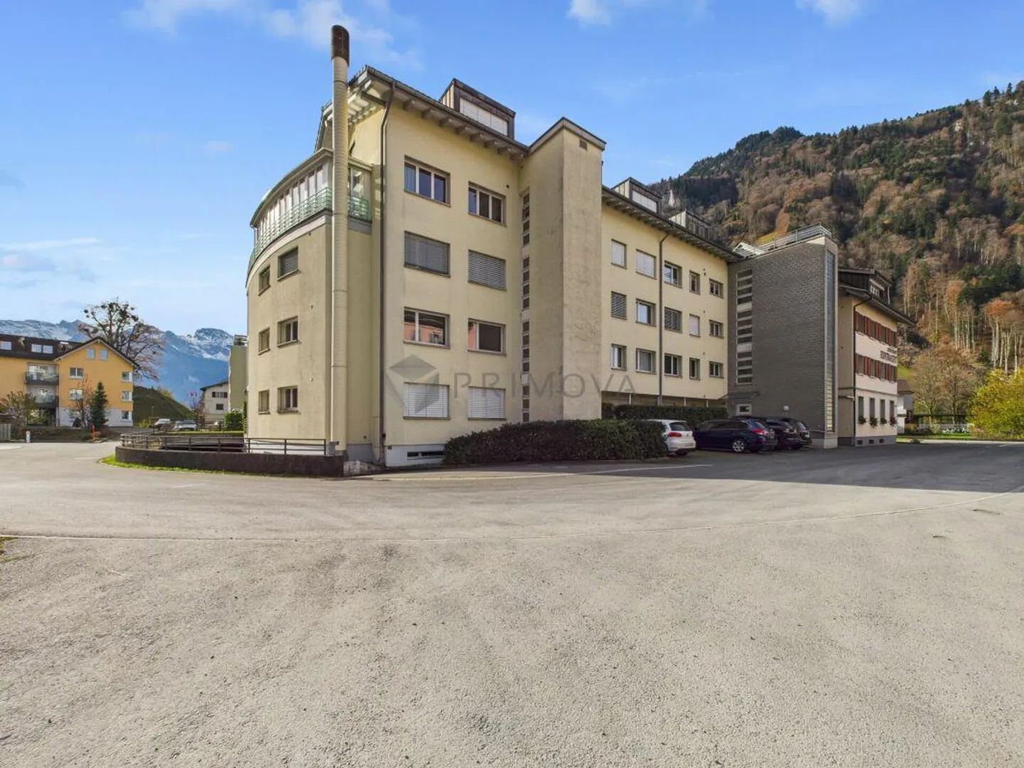 Sunny apartment in a quiet location surrounded by mountains and nature at a super price! - Photo 11 of 11