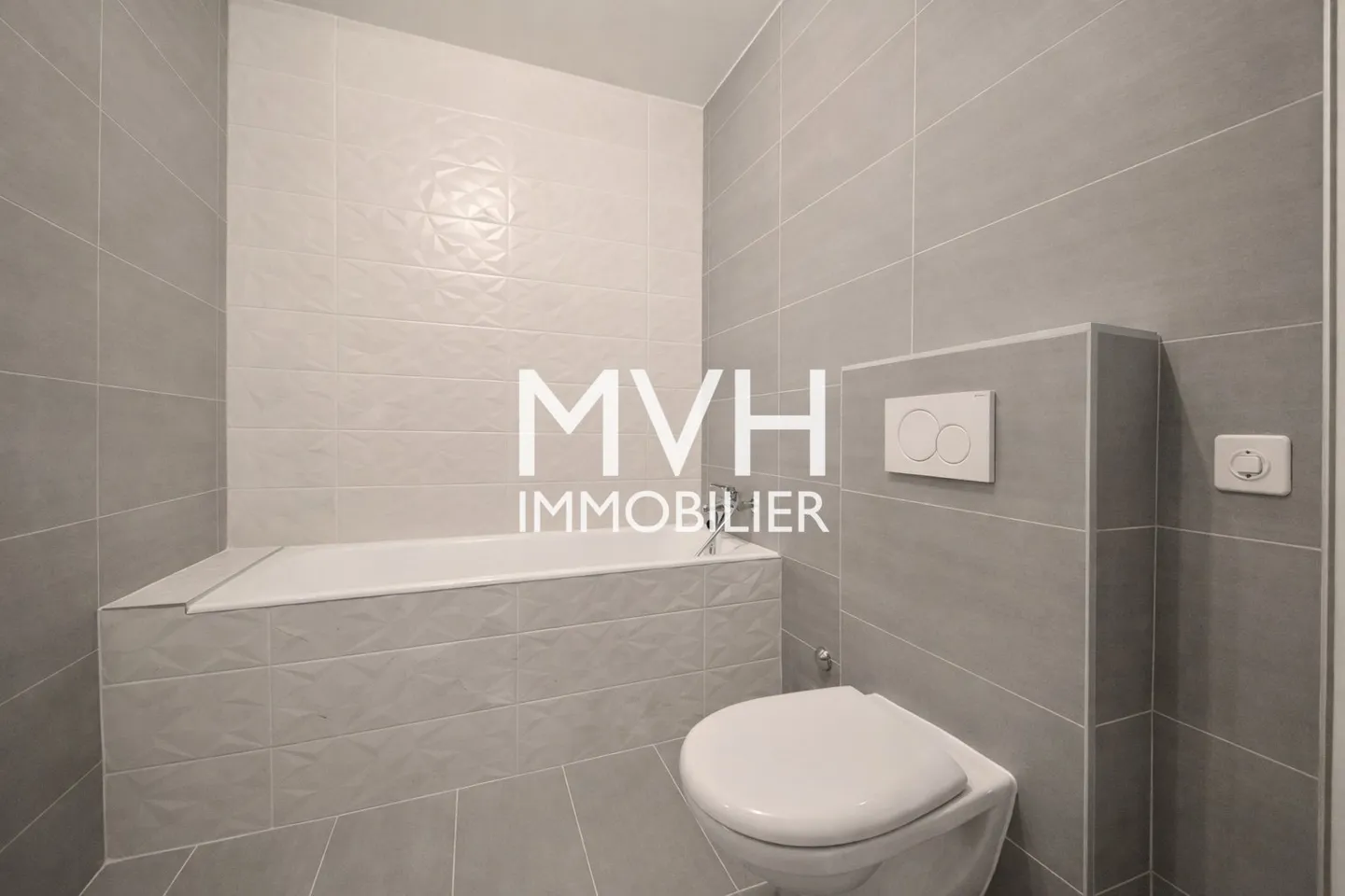 Renovated Apartment with Balconies - Photo 6 of 6