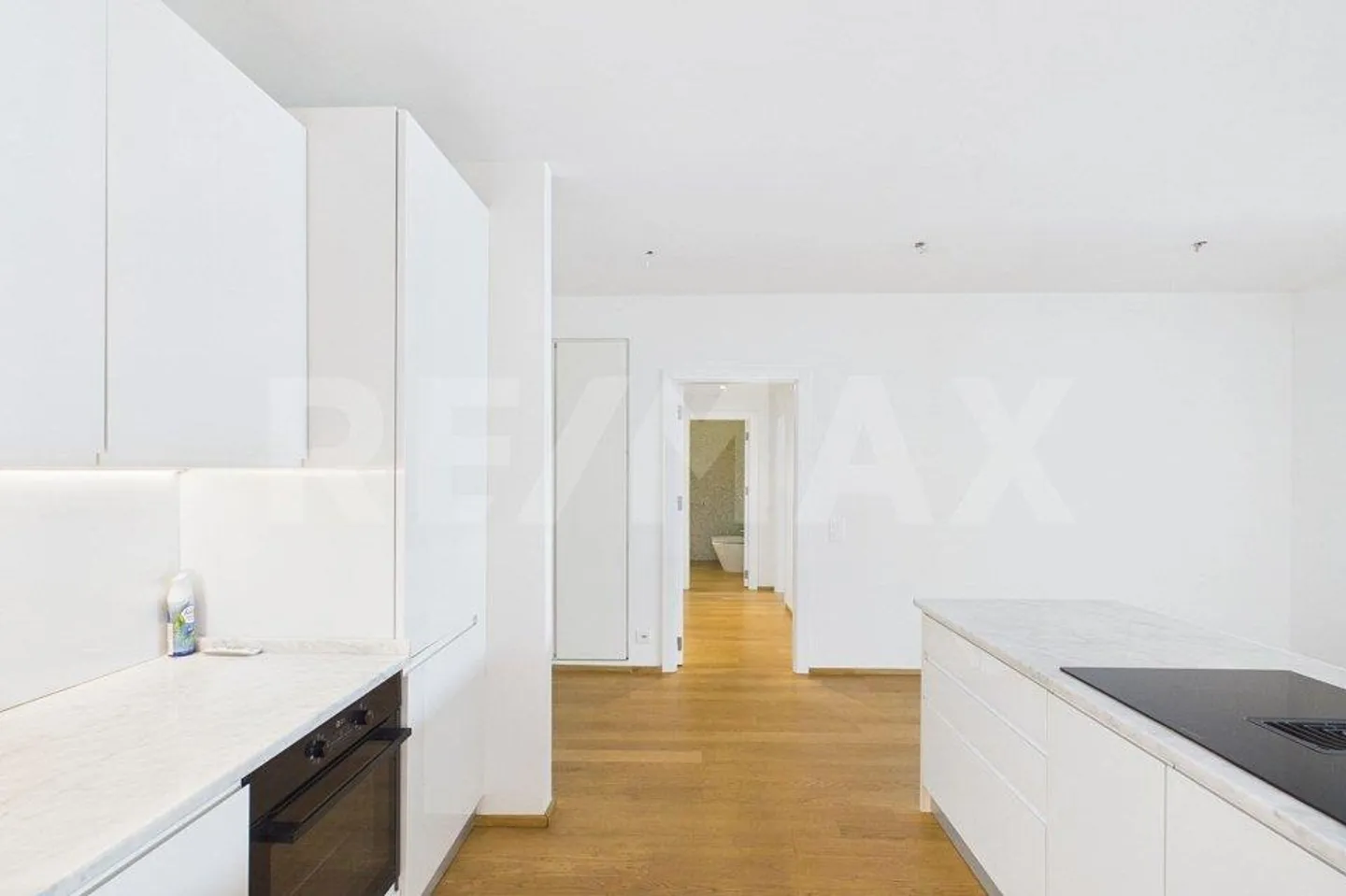 Vue imprenable sur le golfe de Lugano appartement élégant avec terrasse - Photo 8 sur 13