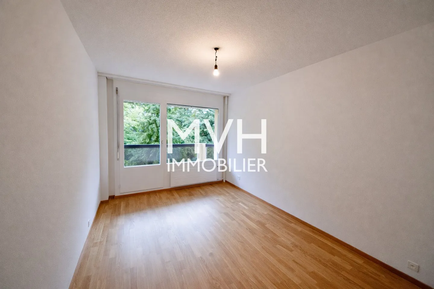 Renovated Apartment with Balconies - Photo 3 of 6