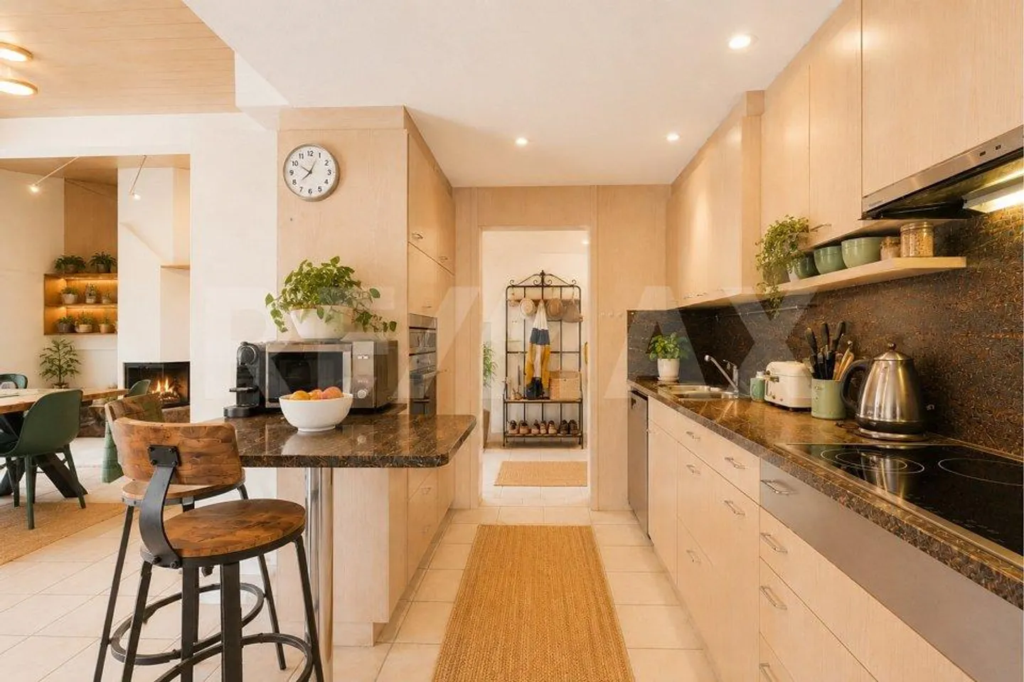 Family happiness in a sought-after residential area Charming 5.5-room single-family house with sunny garden - Photo 3 of 10