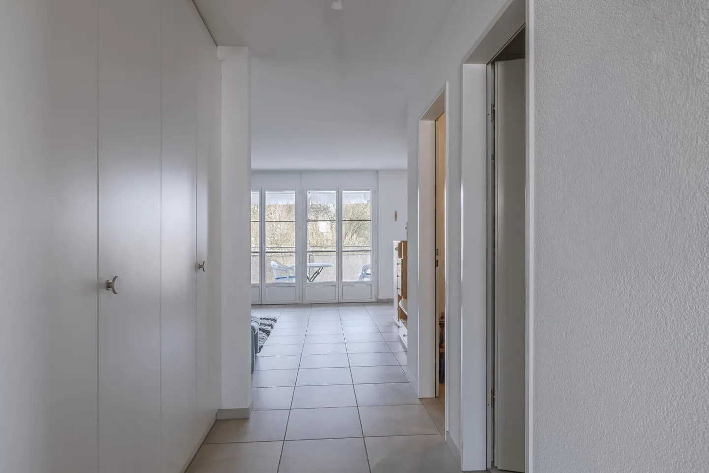 Appartement attrayant de 4½ pièces avec grand balcon - Urtenen-Schönbühl - Photo 9 sur 11