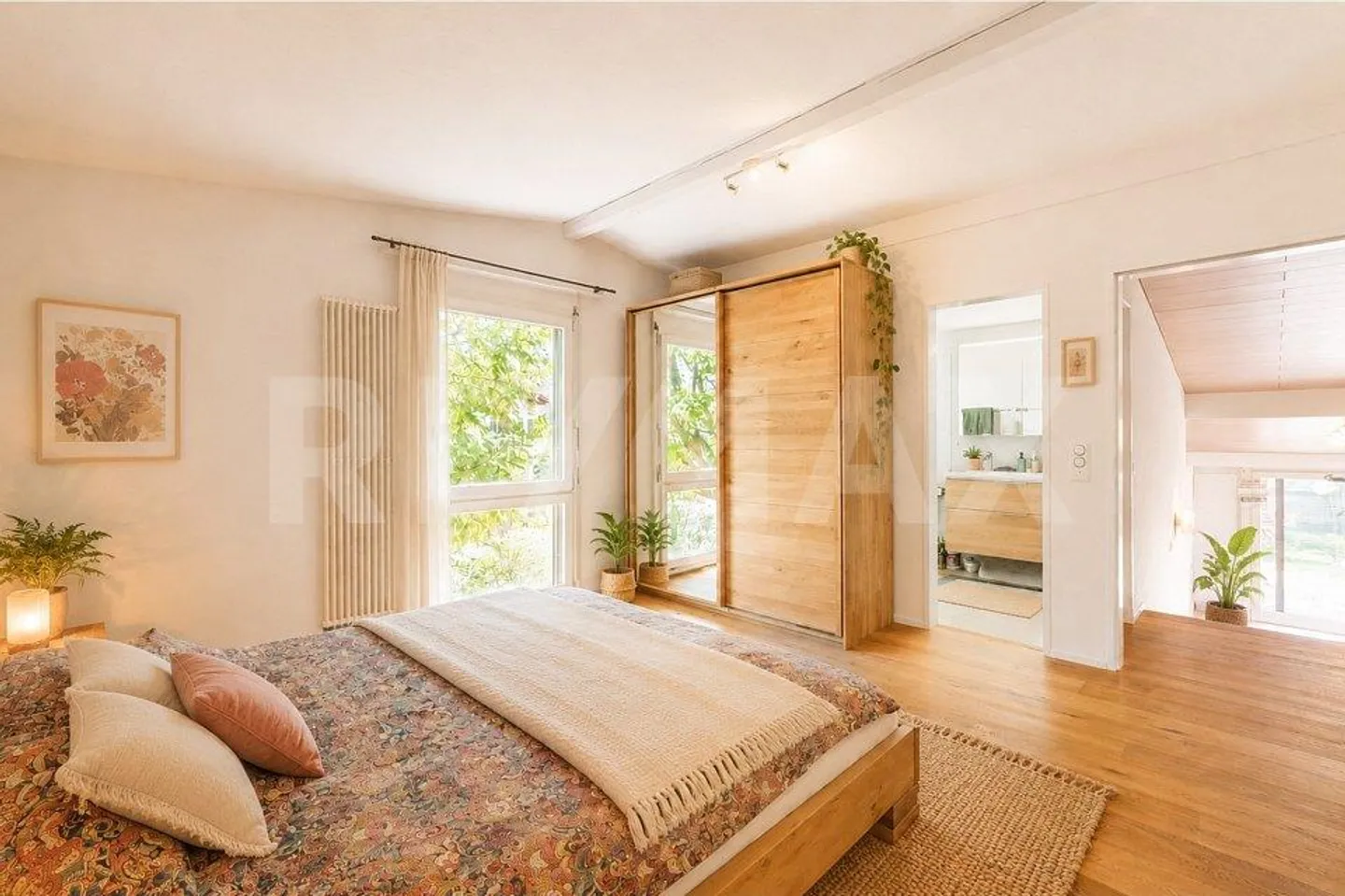 Family happiness in a sought-after residential area Charming 5.5-room single-family house with sunny garden - Photo 4 of 10