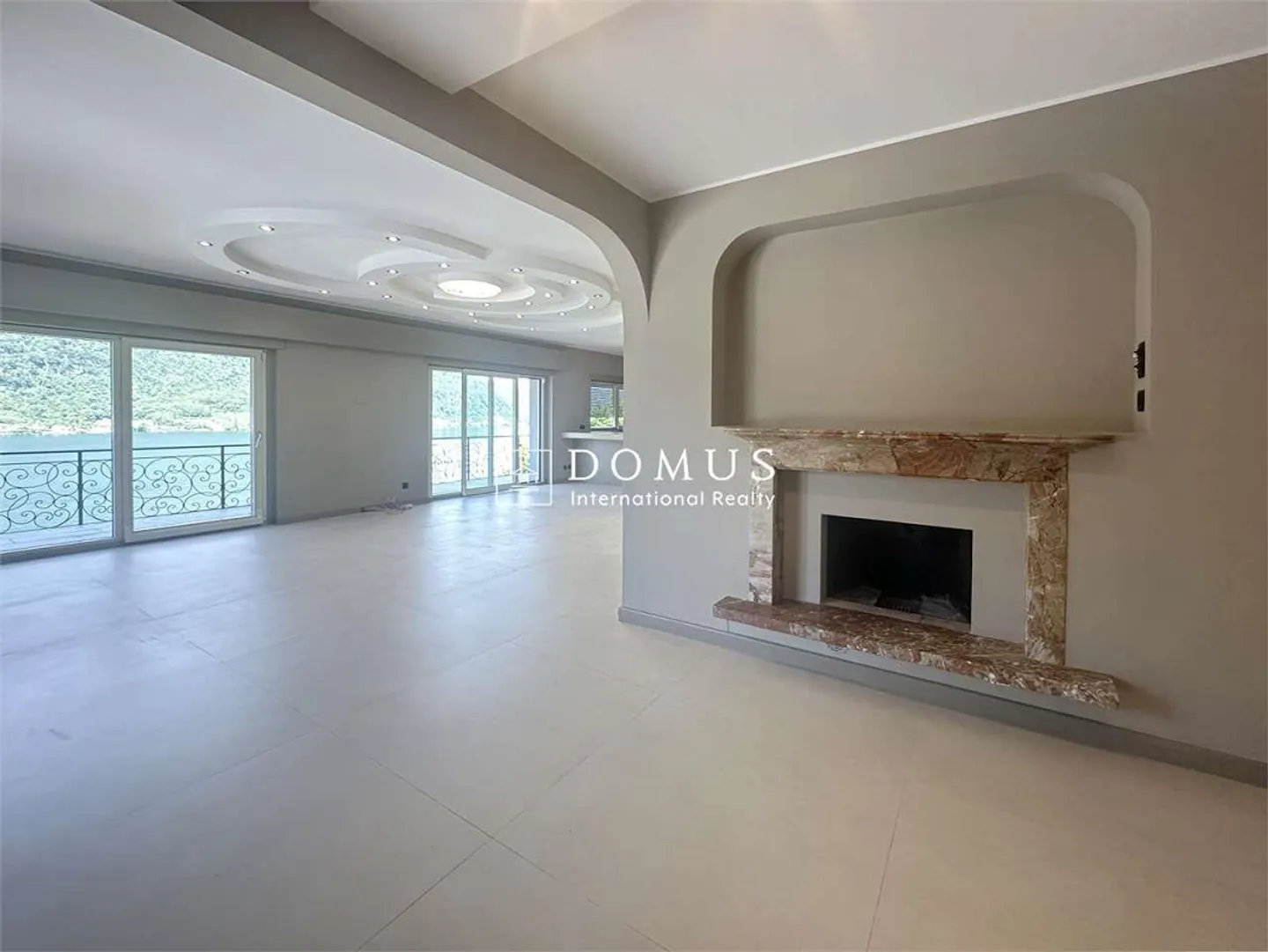 Villa elegante con vista lago - Foto 3 di 13