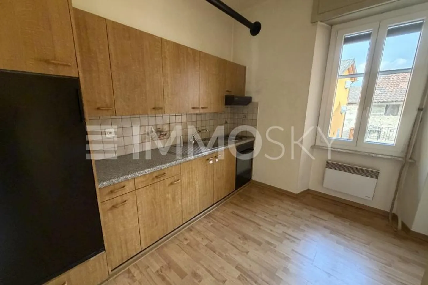 Mischgebäude in Preonzo - Haus und Gewerbefläche - Foto 3 von 7