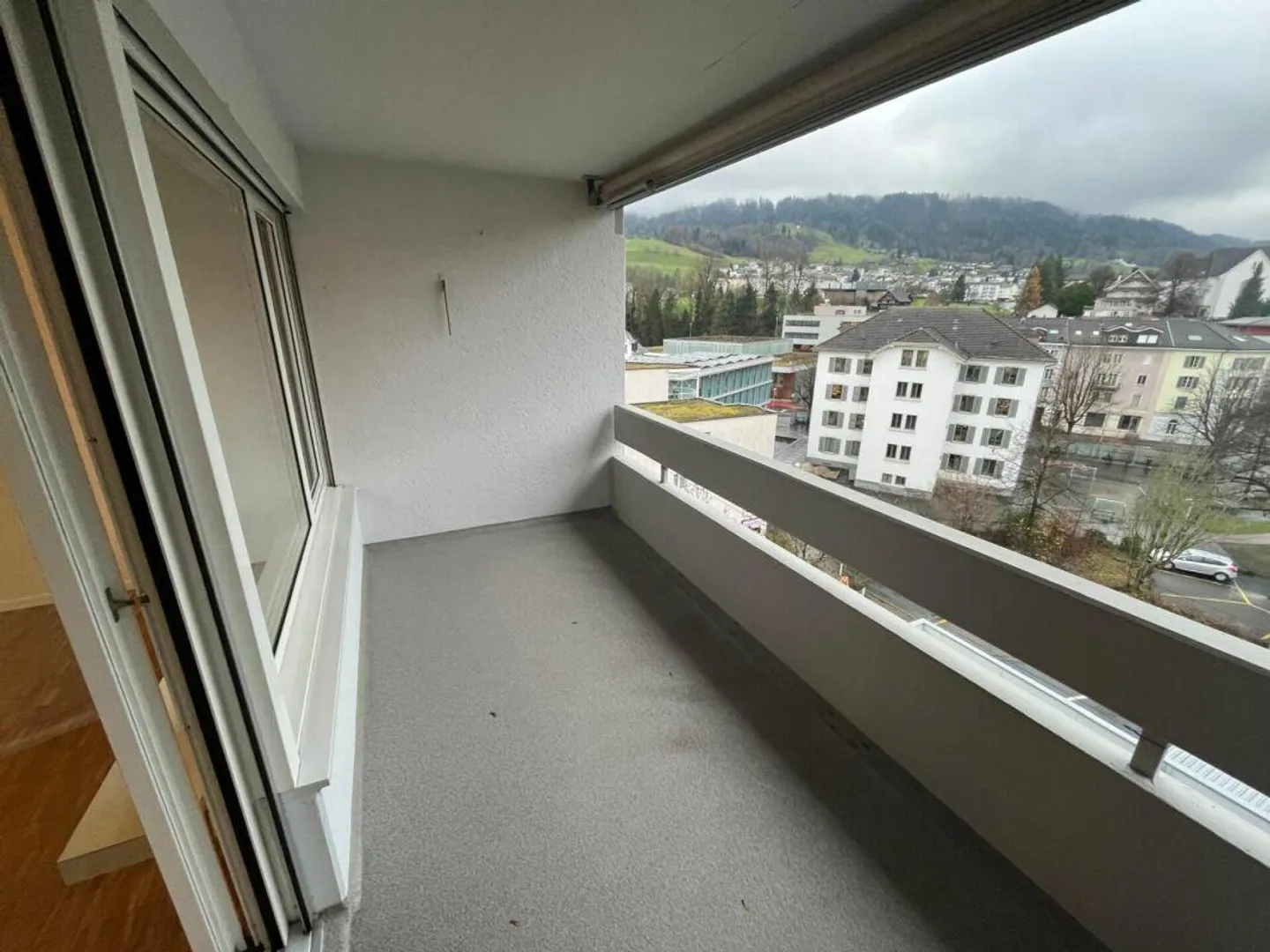 1-room apartment with a view of Pilatus - Photo 5 of 7