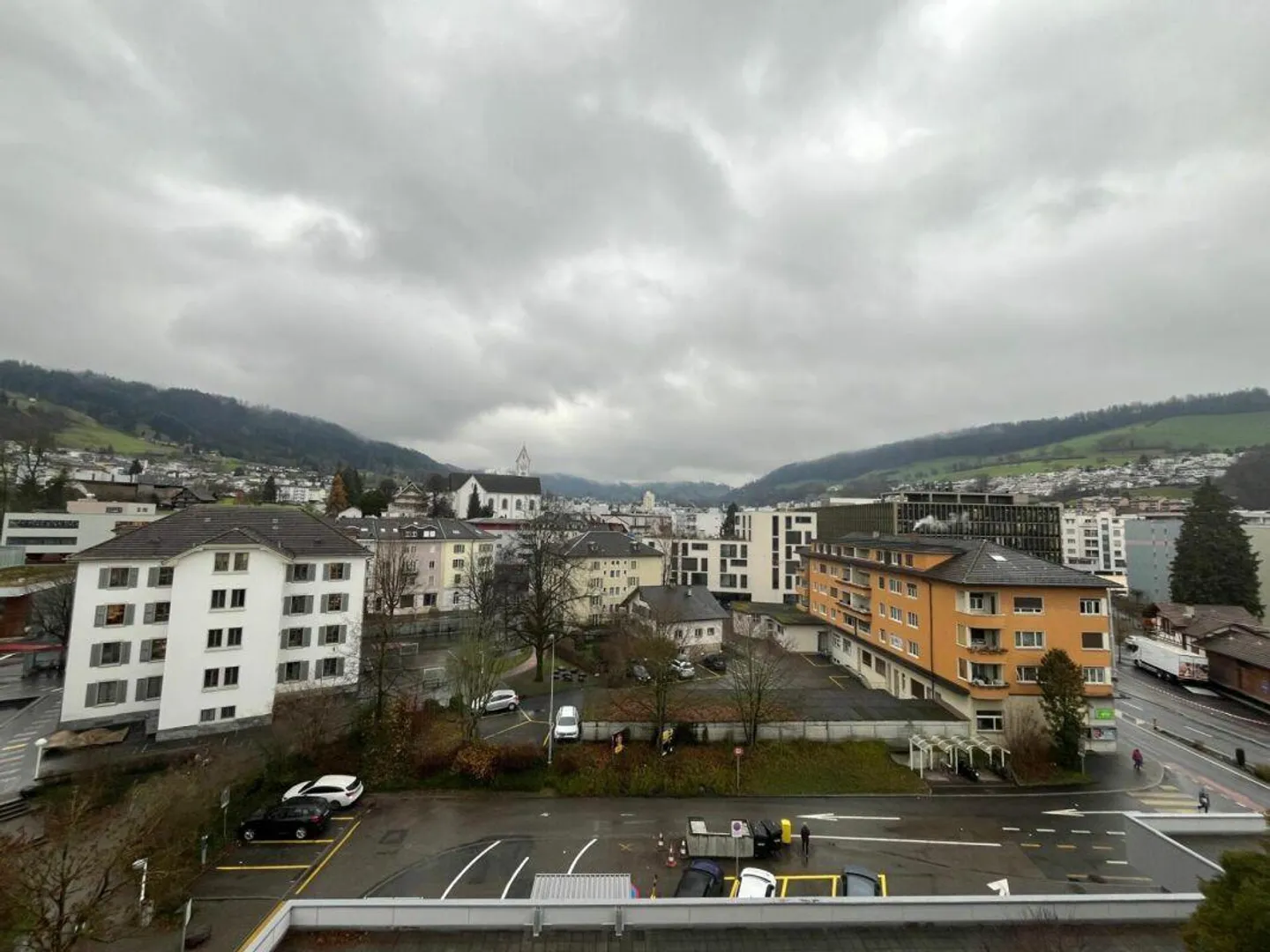 1-room apartment with a view of Pilatus - Photo 6 of 7