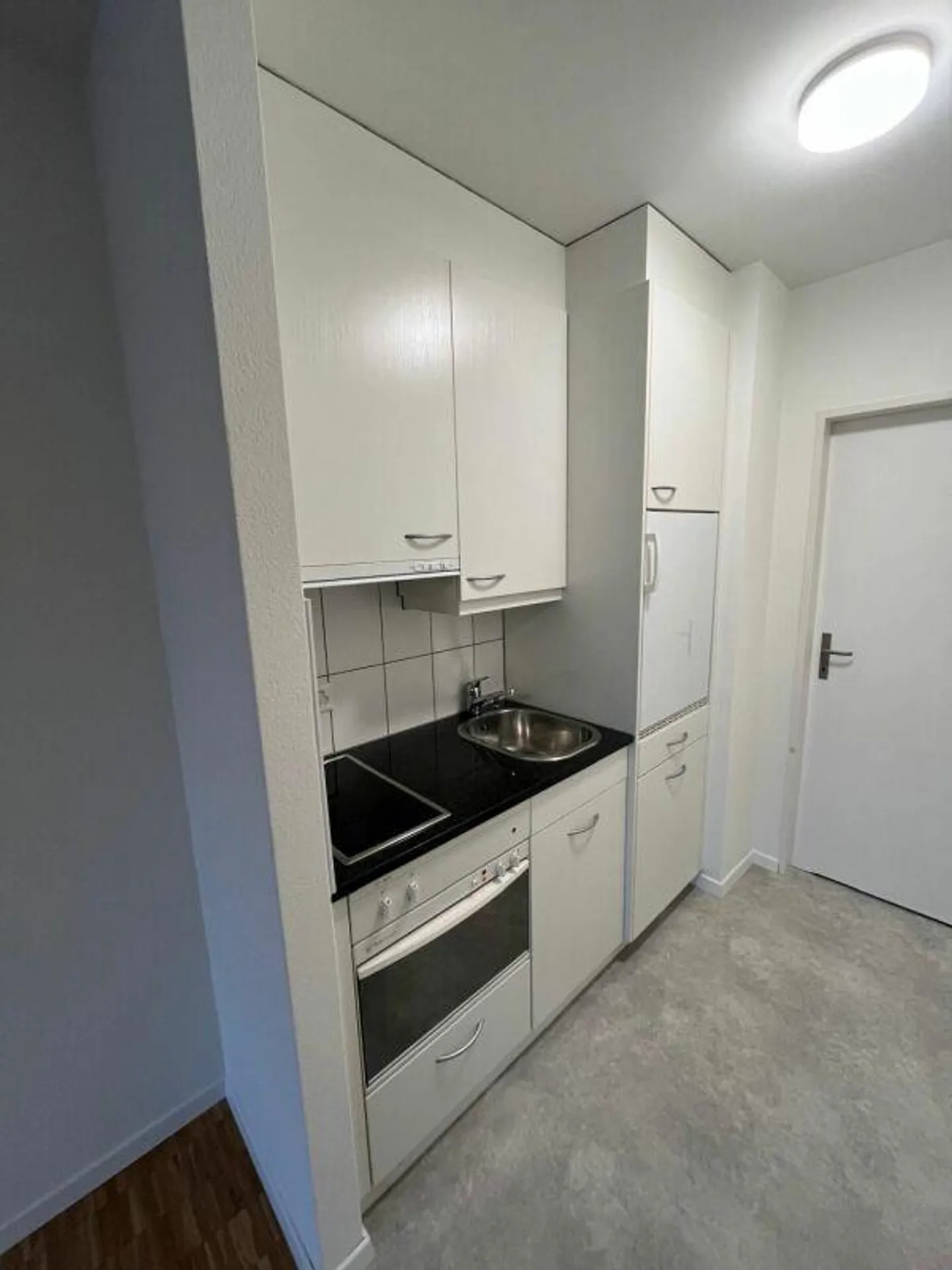 1-room apartment with a view of Pilatus - Photo 3 of 7