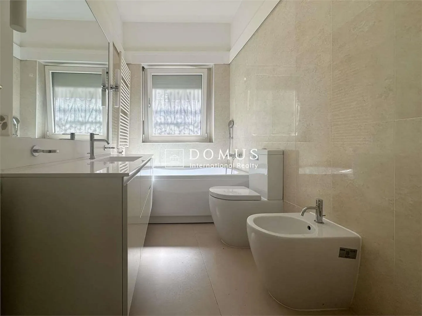 Villa elegante con vista lago - Foto 9 di 13