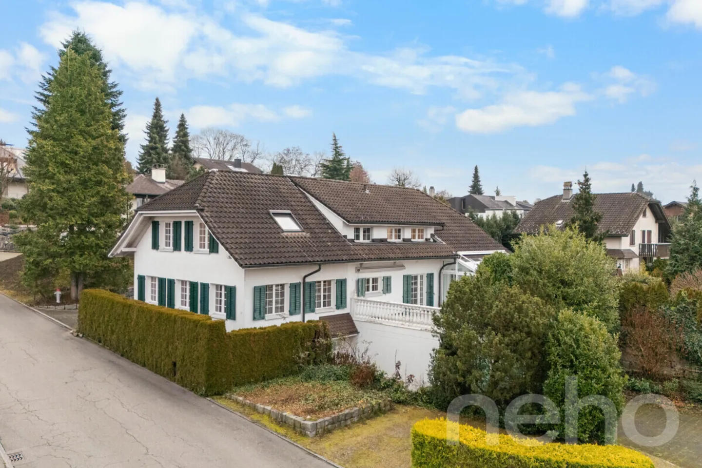 Spacious 9.5-room single-family house by Lake Sempach - Photo 1 of 12