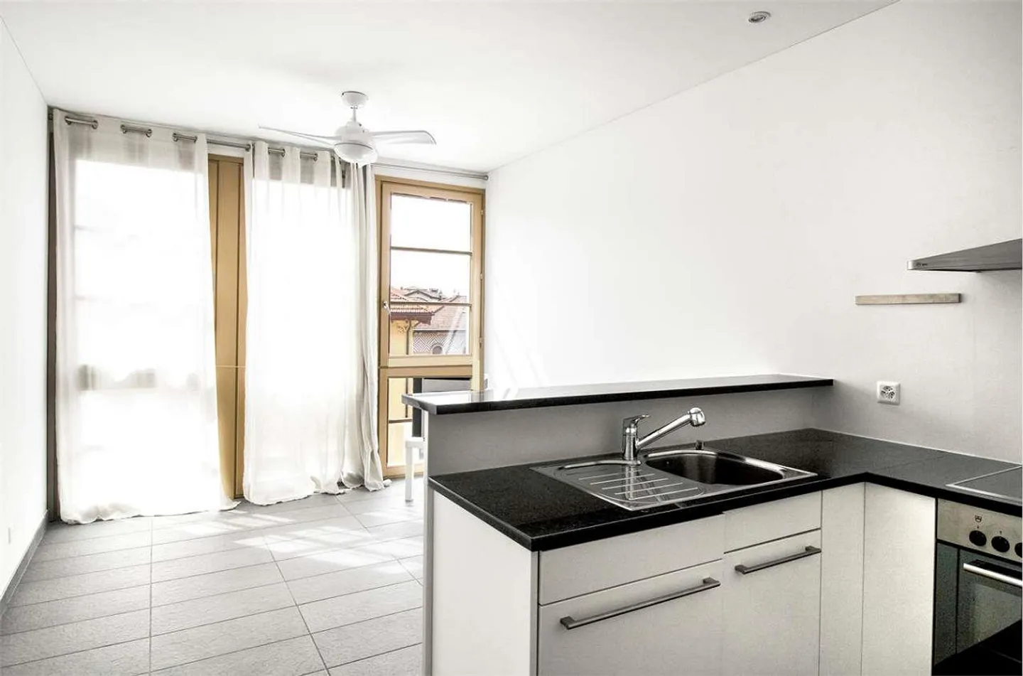 Mendrisio: bright 2.5-room apartment on two levels in the historic center - Photo 1 of 9