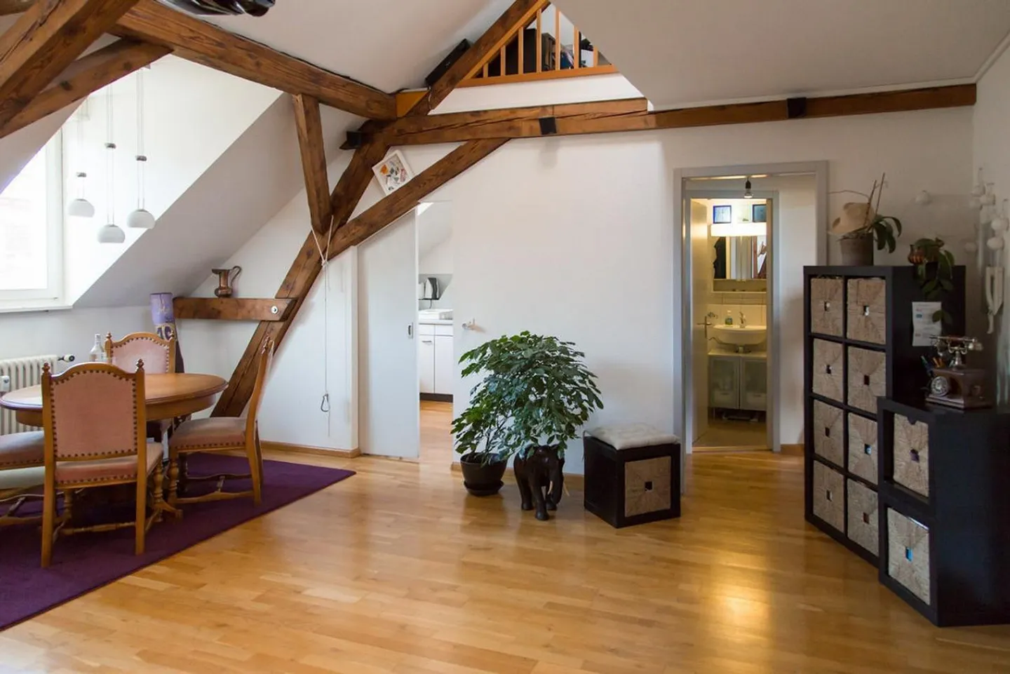 originelle Dachwohnung mit Galerie - Foto 1 von 10