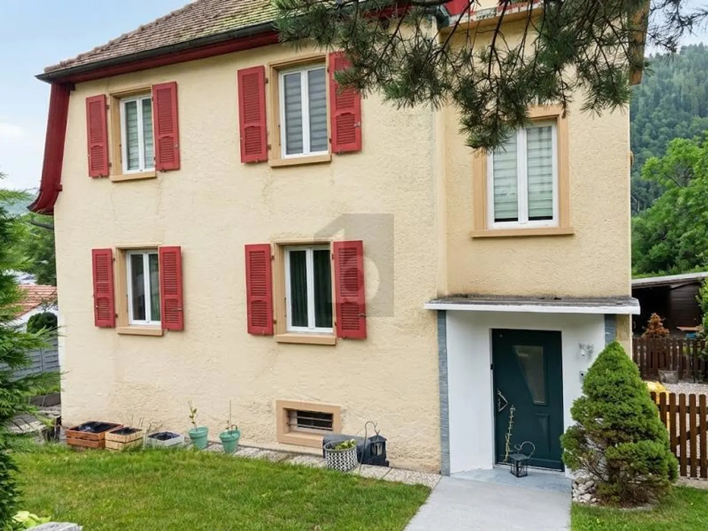 Lovely Charming Property - Photo 1 of 6
