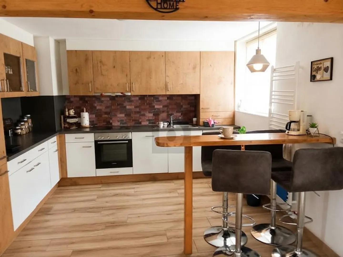 Lovely Charming Property - Photo 3 of 6