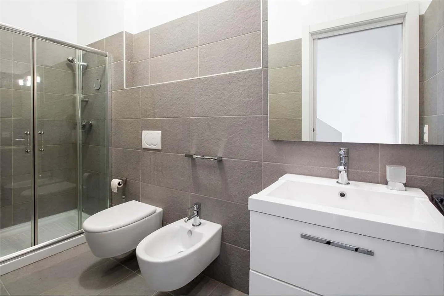 Mendrisio: bright 2.5-room apartment on two levels in the historic center - Photo 8 of 9