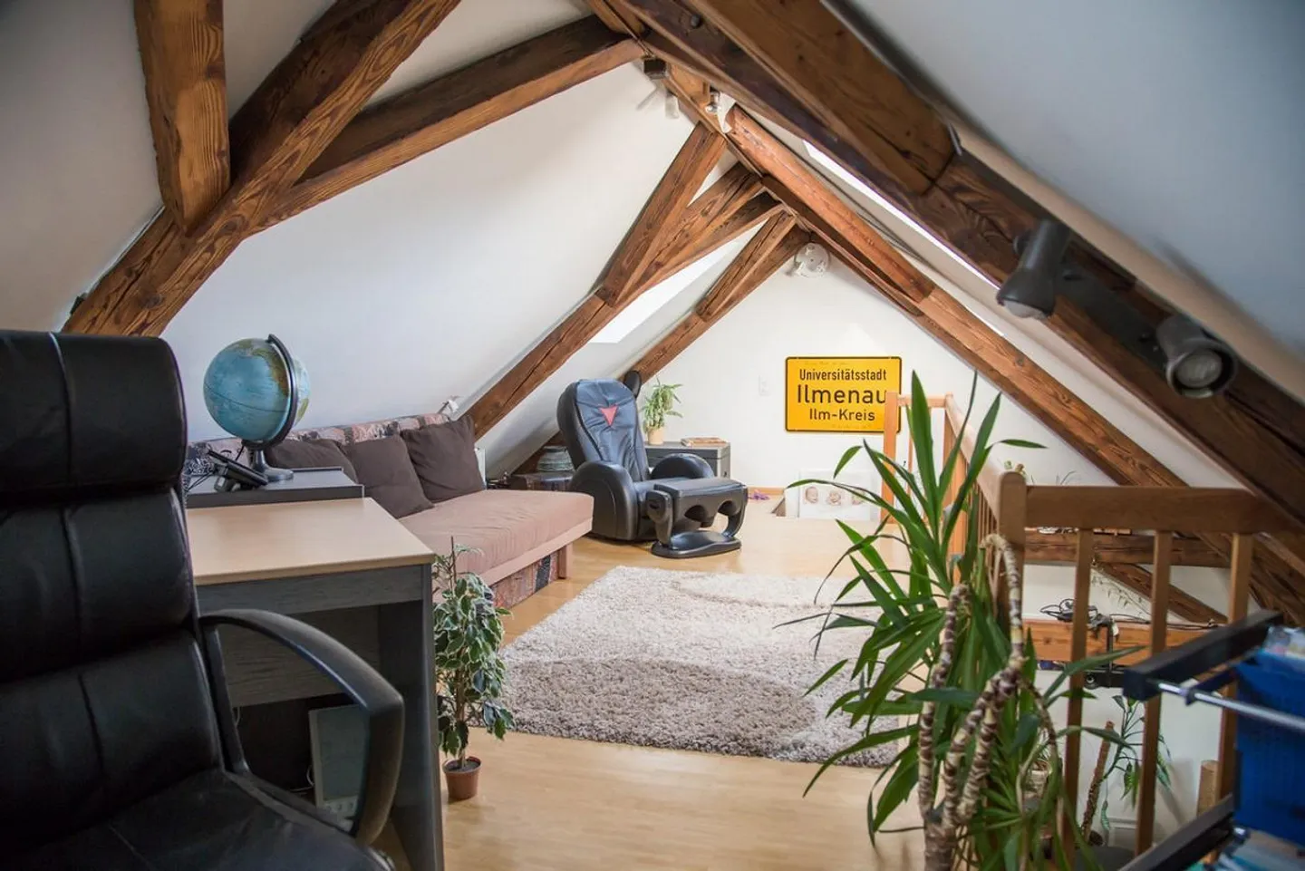 originelle Dachwohnung mit Galerie - Foto 3 von 10