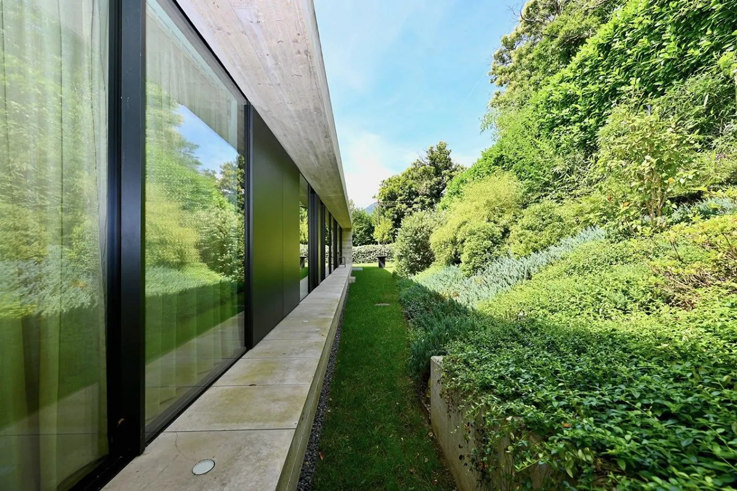 Moderne Luxusvilla - Frieden, Privatsphäre und zeitgenössische Eleganz - Foto 24 von 25