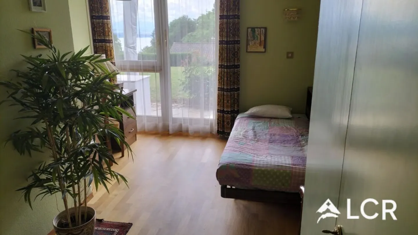 Furnished 7-room house with swimming pool - Photo 11 of 13